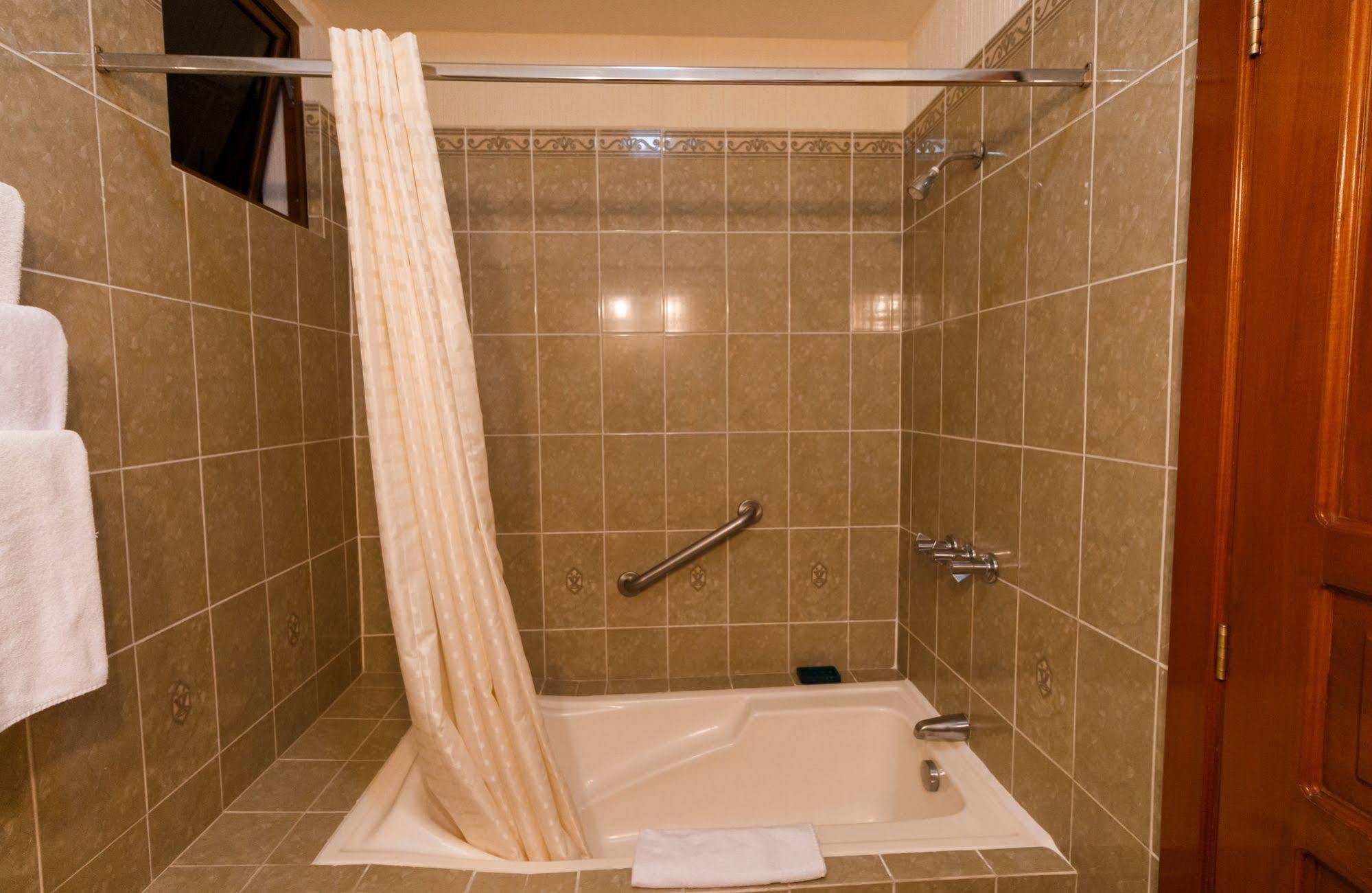 Hotel Anna Inn Olintepeque Kültér fotó